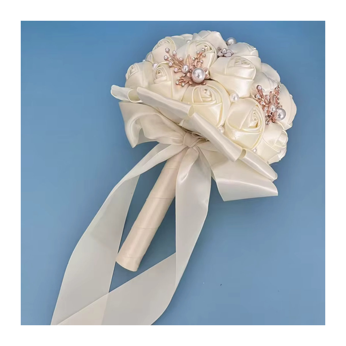 TRUE LOVE GIFT Hochzeitsstrauß und Schleifendekoration aus Textil in Beige und Creme - Bild 2