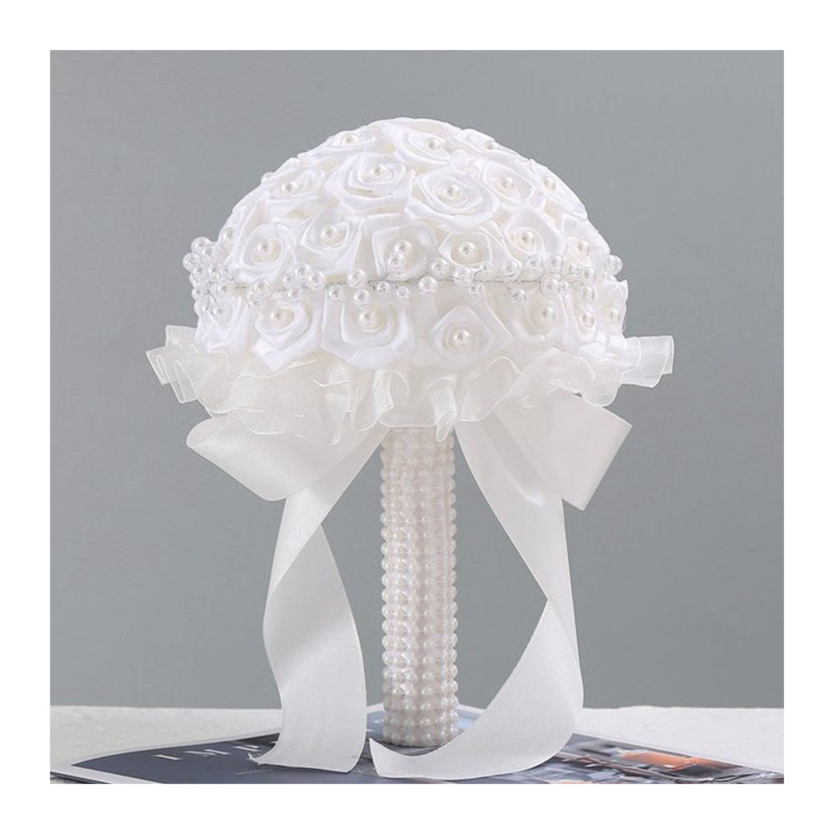 TRUE LOVE GIFT Rosenstrauß in Weiß als florale Textil-Dekoration für Hochzeiten und Feiern - Bild 1