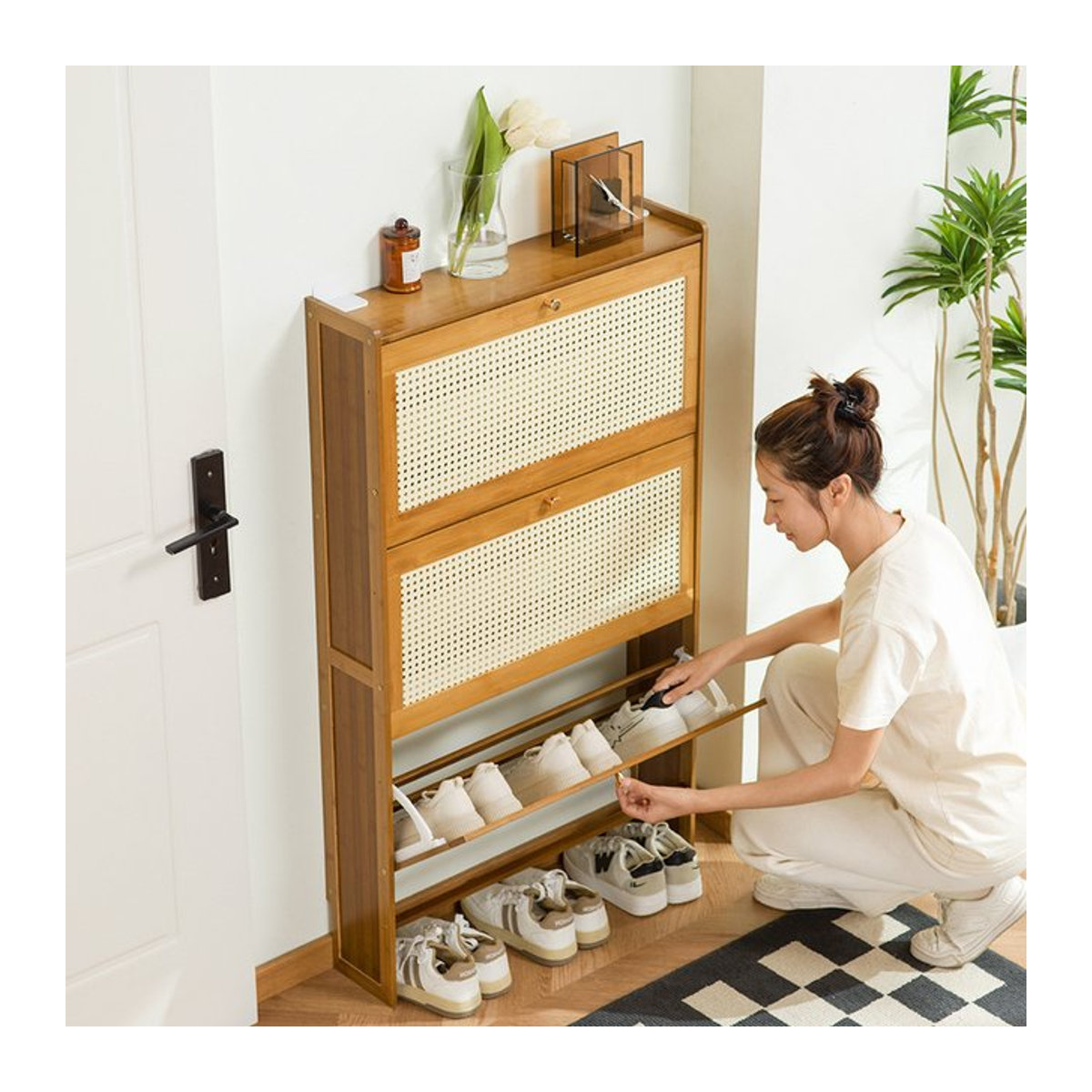 Ultradünner Schuhschrank im skandinavischen Design mit Drehtüren, Farbe Braun/Natur, aus Holzwerkstoff - Bild 1