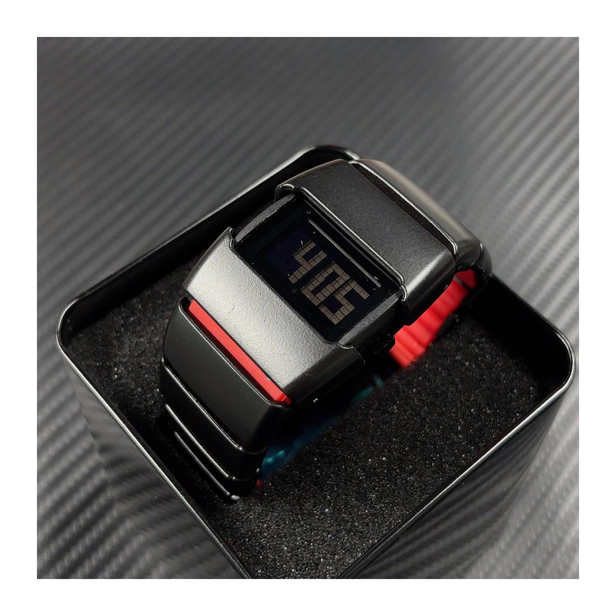 Unisex Retro-Digitaluhr im Millennium-Stil mit Leuchtfunktion, Datumsanzeige und Alarm aus Metall und Kunststoff - Bild 2