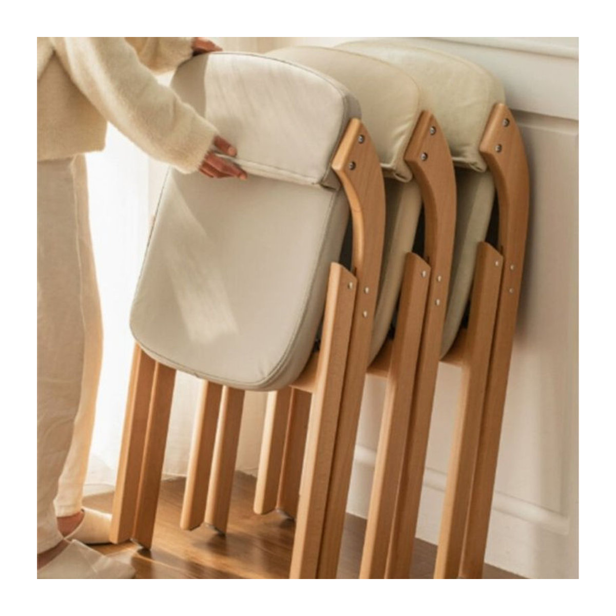 UOSU MOMO Klappstuhl aus Massivholz in Skandinavischem Design, stapelbarer Esszimmerstuhl und Liegestuhl in Rot oder Beige - Bild 1