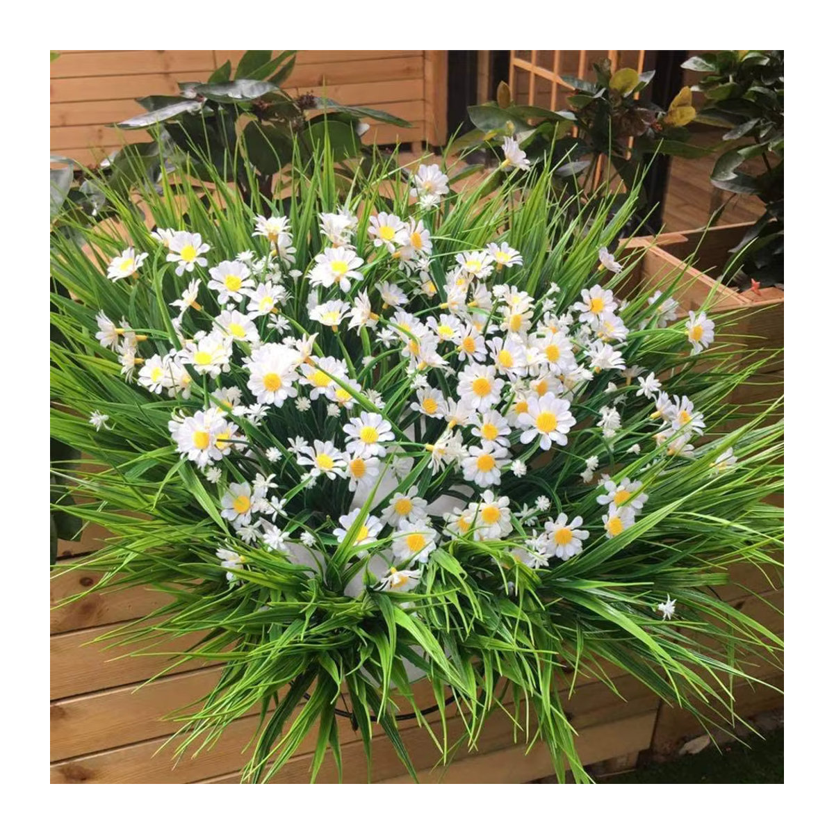 UV-beständige künstliche Hängepflanze von youyouhuan in Weiß mit Blumen und Blättern für die Landhaus-Dekoration im Innen- und Außenbereich - Bild 2