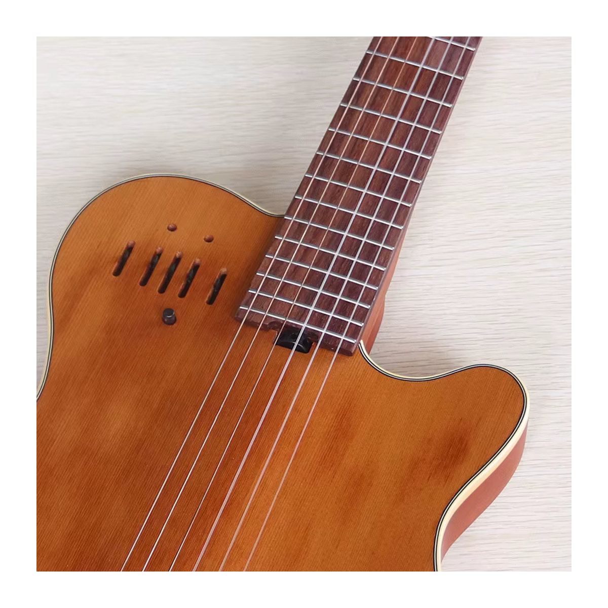 V-glorify Klassische Silent Gitarre 39 Zoll in Braun mit massivem Fichtenoberteil und Okoume-Holzrücken inklusive Aufnahme - Bild 3