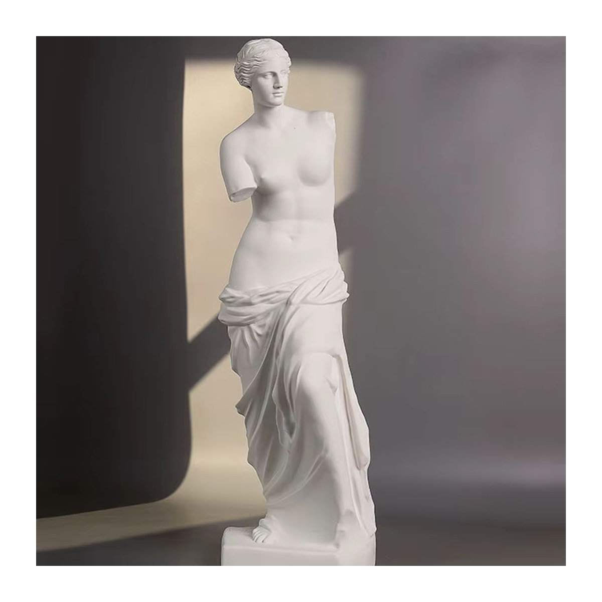 V soi Venus-Statue aus Gips in Weiß mit gebrochenem Arm im nordischen Stil zur Raumdekoration - Bild 2