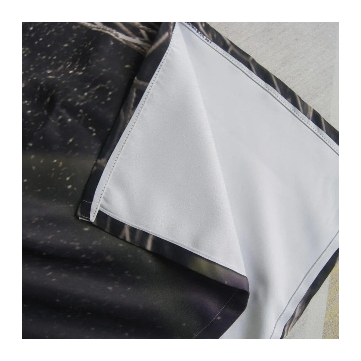 Verdunkelungsvorhänge mit 3D-LKW-Print von A Family Of Home Textiles in Schwarz, B/H: 120 x 270 cm, 2er-Set mit Ösen - Bild 3