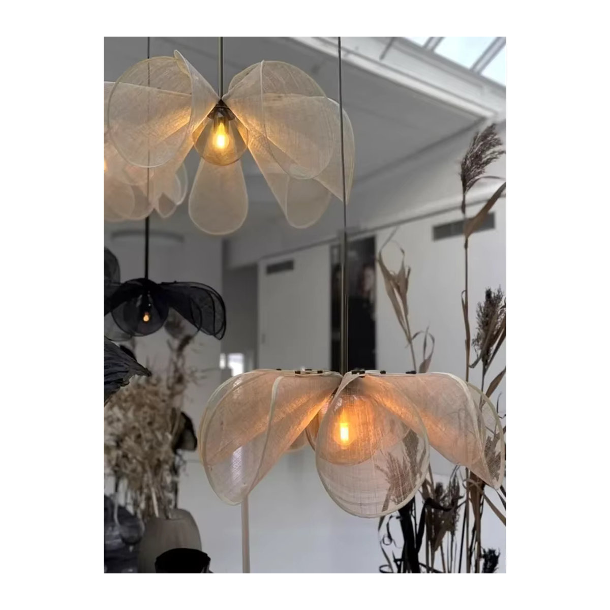 VIGOUS Nordic LED Stoff Kronleuchter in Beige mit Blumen-Design für Wohnzimmer und Schlafzimmer - Bild 4