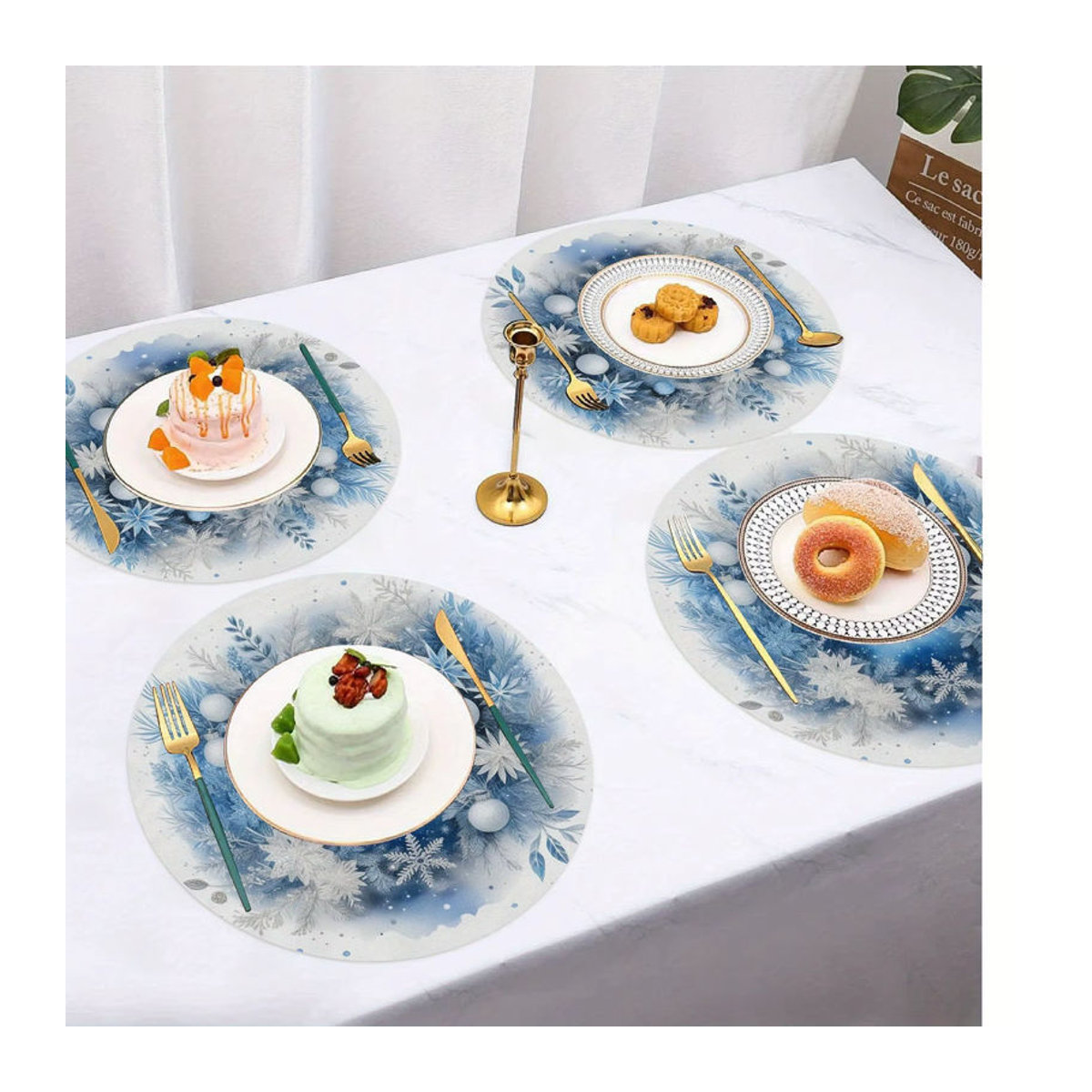 VIKAMA 4er-Set Weihnachts-Tischsets mit Schneeflocken- und Stechpalmen-Design in Rot und Blau - Bild 3