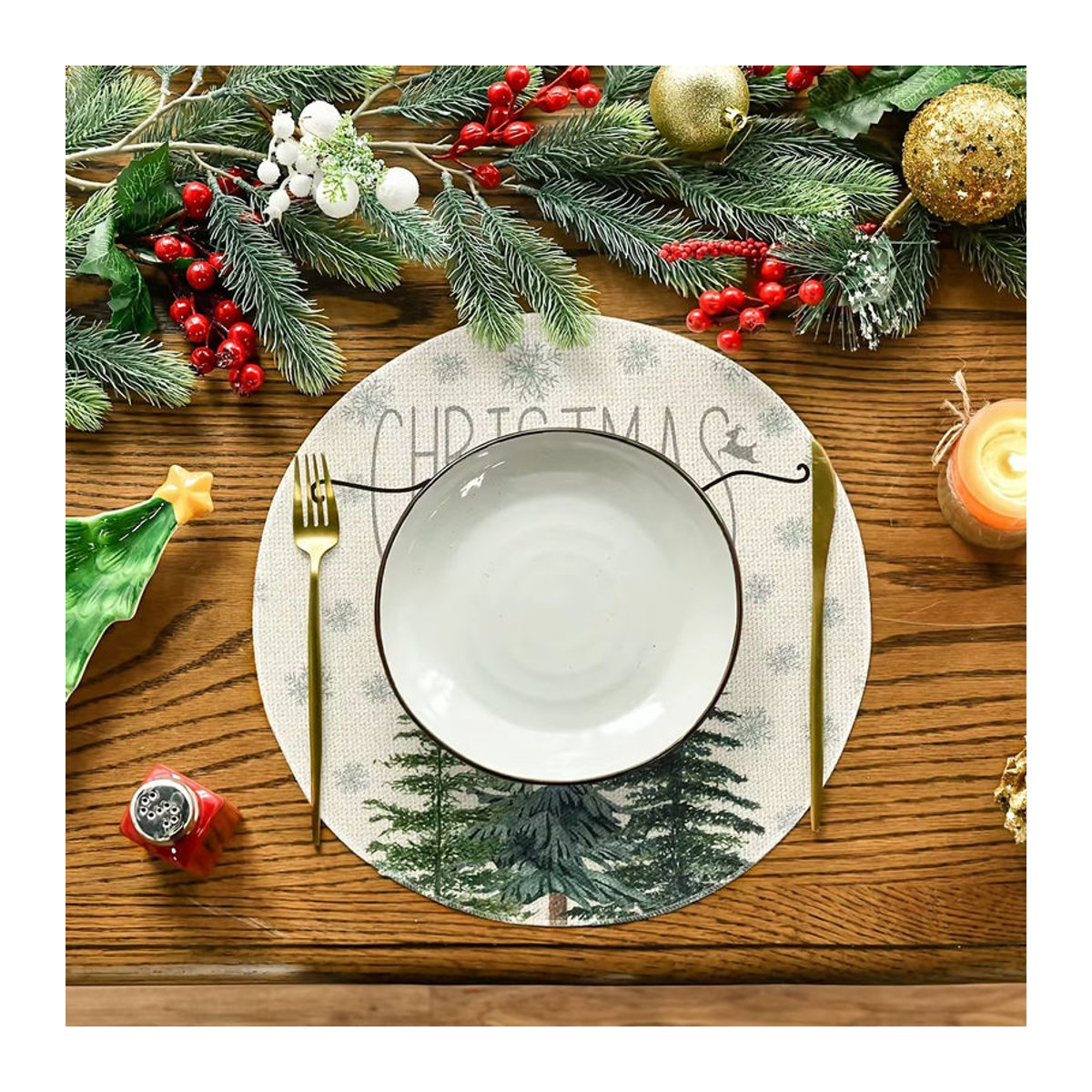 VIKAMA 4er Set Weihnachtsmattenset Beige mit Schneeflocken und Kiefernzweigen für Esstisch und Restaurant Dekoration - Bild 4