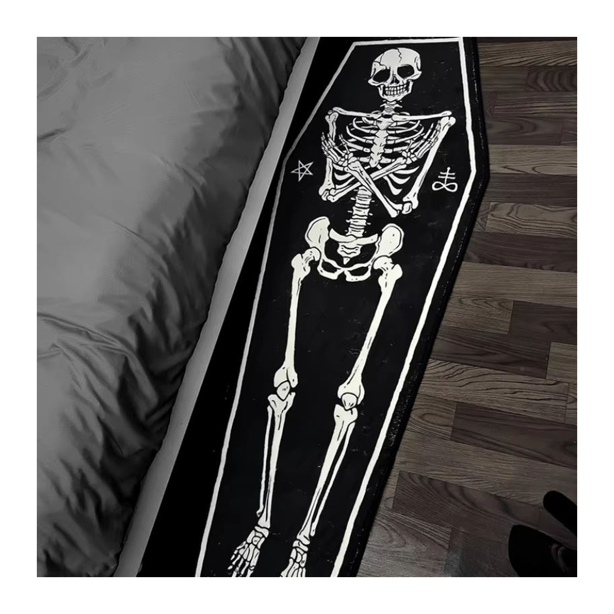 VIKAMA Gothic Totenkopf Sarg Teppich in Schwarz für Halloween Dekoration - Bild 2