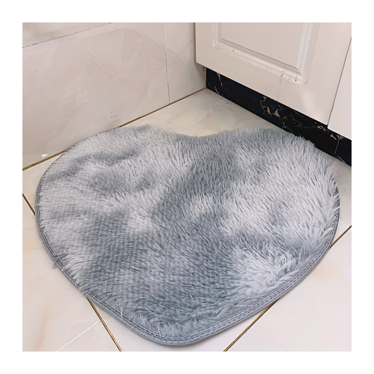 VIKAMA Herzförmiger Teppich in Grau, weiche Langflor-Bodenmatte für Wohnzimmer und Schlafzimmer - Bild 1