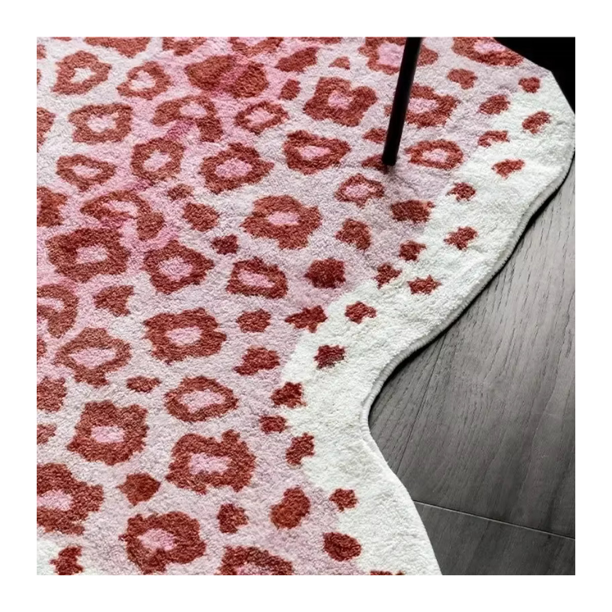 VIKAMA Plüsch-Teppich mit Cartoon-Leoparden-Print in Rosa für dein Wohnzimmer oder Schlafzimmer - Bild 3