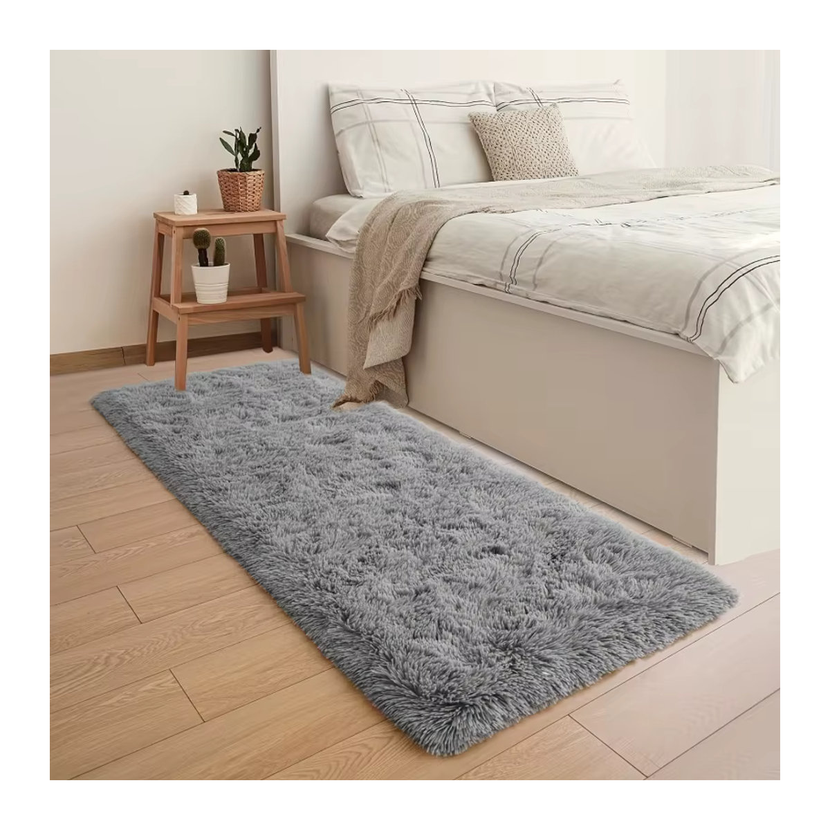 VIKAMA Plüschteppich aus der Einfarbigen Kollektion als rutschfester Bettvorleger für Schlafzimmer und Wohnzimmer in Beige und Grau - Bild 1