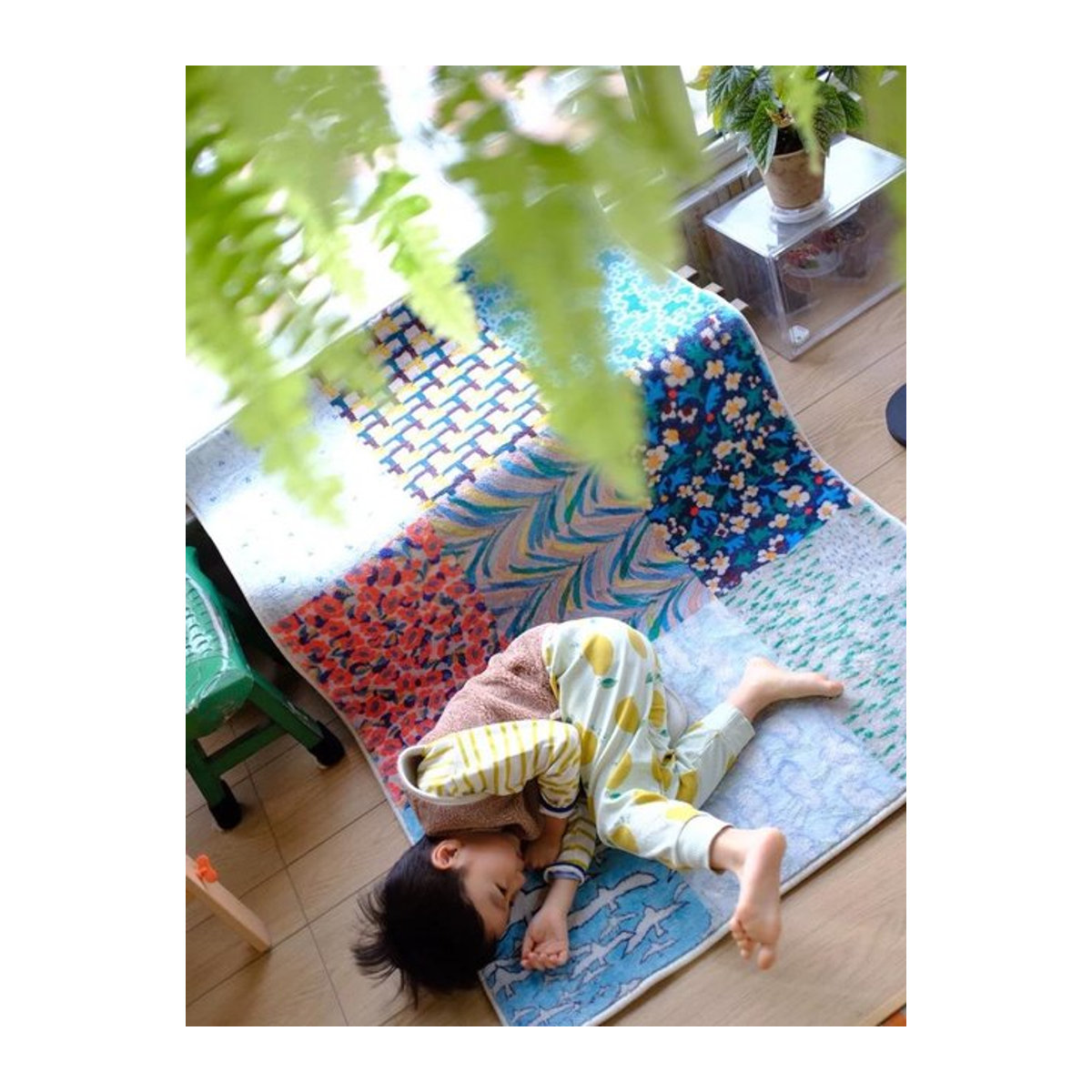 VIKAMA Retro-Teppich mehrfarbig als rutschfeste Bodenmatte für dein Wohnzimmer oder Schlafzimmer - Bild 1