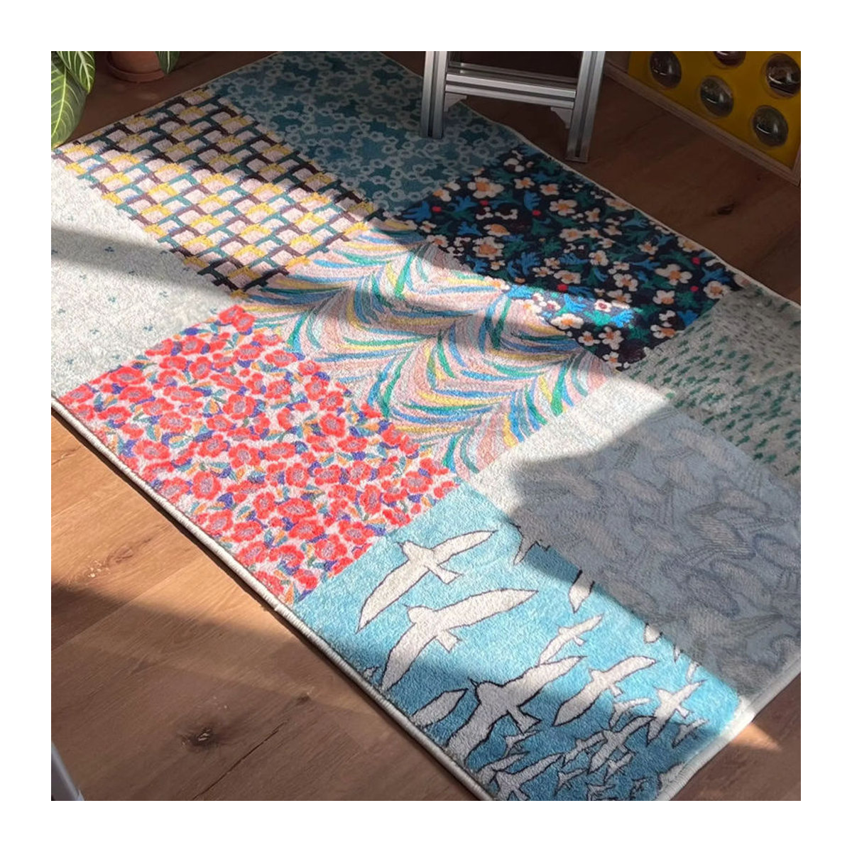 VIKAMA Retro-Teppich mehrfarbig als rutschfeste Bodenmatte für dein Wohnzimmer oder Schlafzimmer - Bild 4