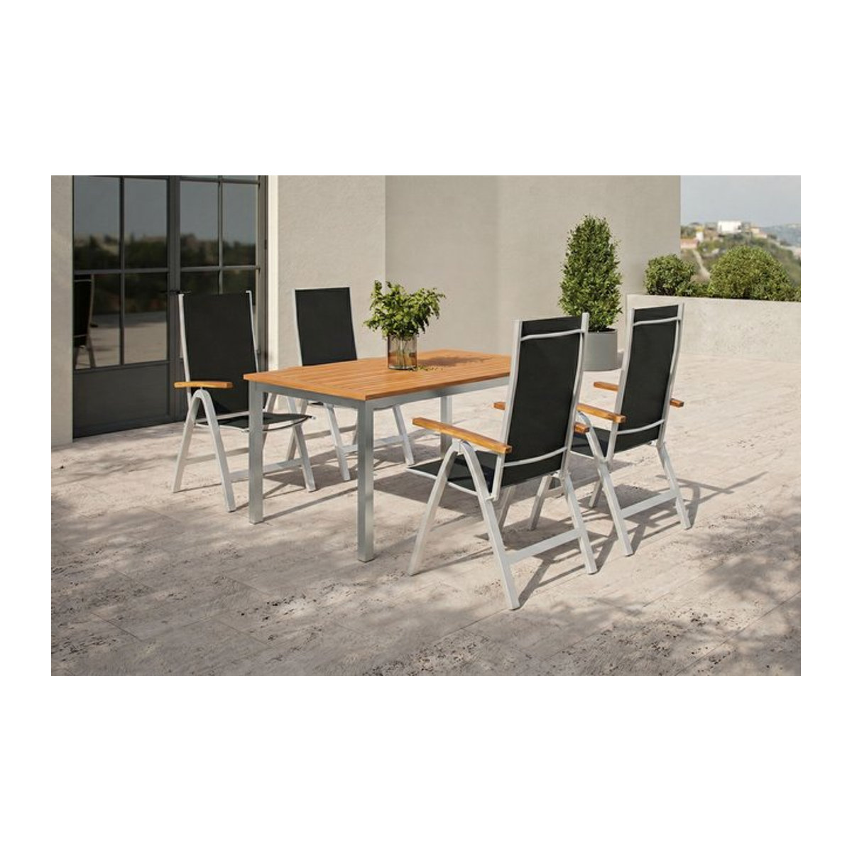 Villana Garten-Essgruppe aus Aluminium und Eukalyptus in Silber/Natur mit 4 Sitzplätzen, B/T/H: 150 x 90 x 74 cm - Bild 1