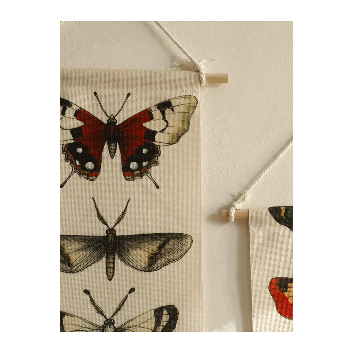 Vintage Boho Butterfly Moth Wandteppich aus Baumwolle mit Quasten, mehrfarbiges Textil-Wandbanner im Animal-Print für dein Wohnzimmer oder Schlafzimmer - Bild 4