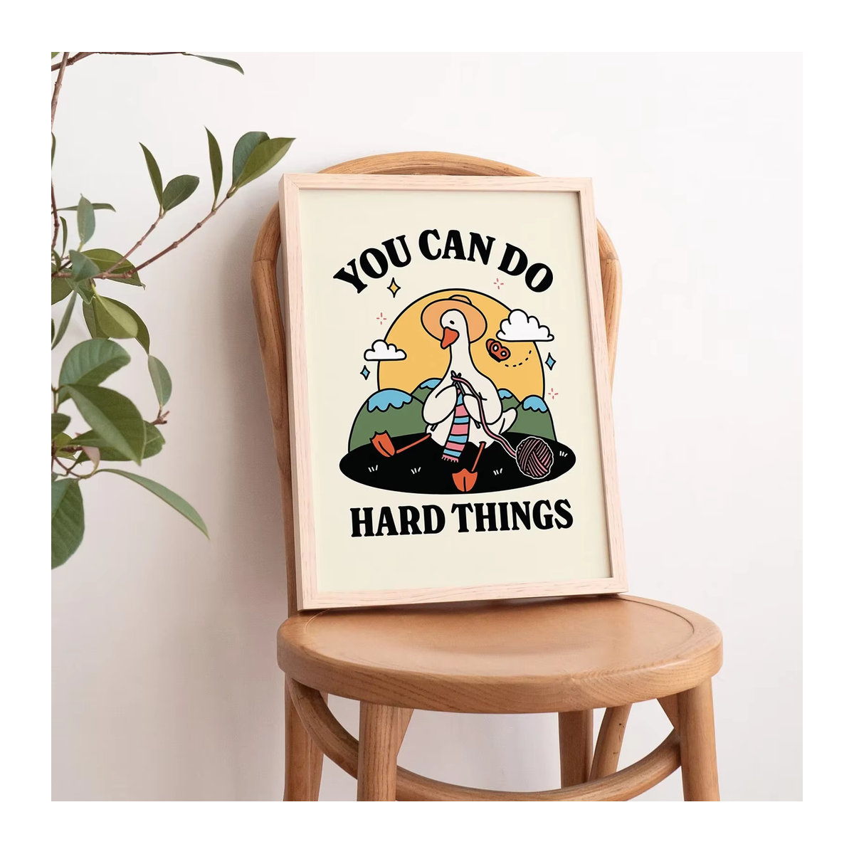 Vintage Gänse Wanddruck mit Retro-Frosch-Illustration und Cottagecore-Zitat, mehrfarbiger digitaler Druck im Hochformat von SHENCHEN - Bild 2