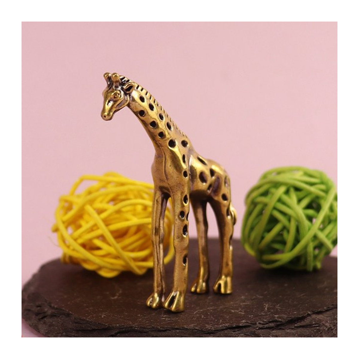 Vintage Giraffe Ornament aus Messing in Gold als Desktop-Dekoration und Miniatur-Statue - Bild 1