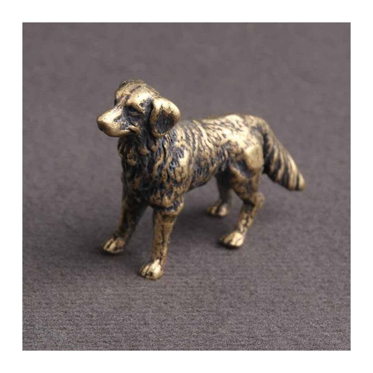 Vintage Hundefigur aus Metall in Gold als dekorative Miniatur-Statue für dein Zuhause - Bild 1