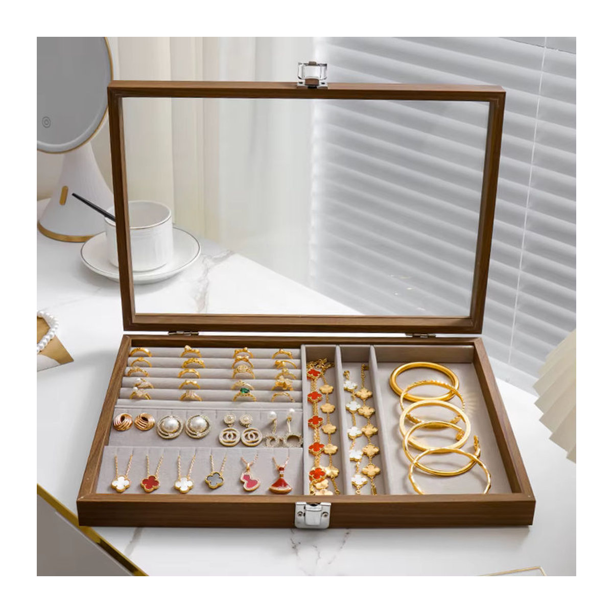 Vintage Schmuckbox aus Holz in Braun oder Beige als staubdichte Vitrine für Ringe, Halsketten, Ohrringe und Armbänder - Bild 2
