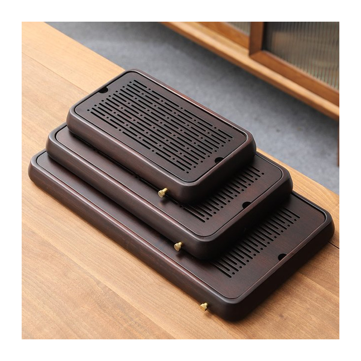 Vintage Teetisch aus Holz in Nussbaum Braun im Retro-Stil mit minimalistischem Design - Bild 1