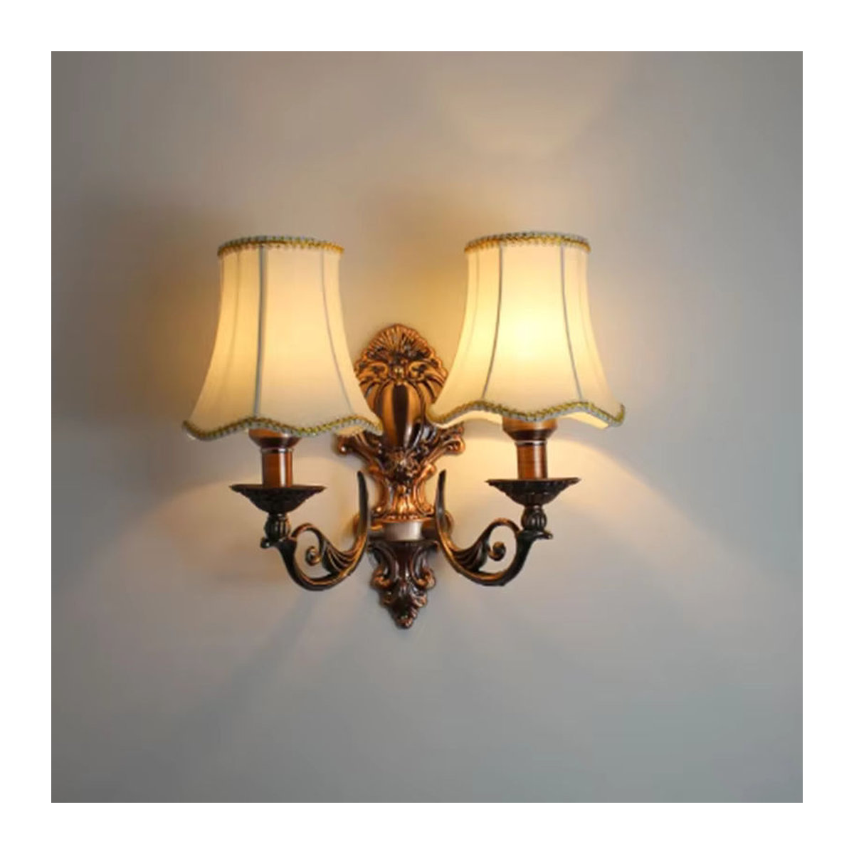 Vintage Wandlampe aus Metall im europäischen Stil mit LED-Leuchtmittel in Rot-Bronze - Bild 1