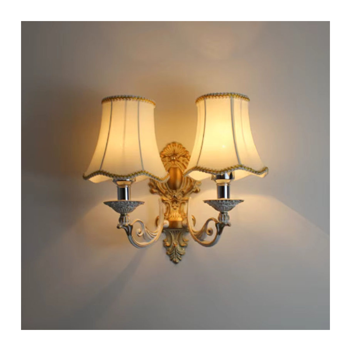 Vintage Wandlampe aus Metall im europäischen Stil mit LED-Leuchtmittel in Rot-Bronze - Bild 2