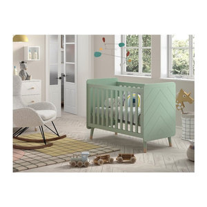 Vipack Babybett aus Holzwerkstoff mit verstellbarem Lattenrost in Grün, Breite: 60 cm, Länge: 120 cm