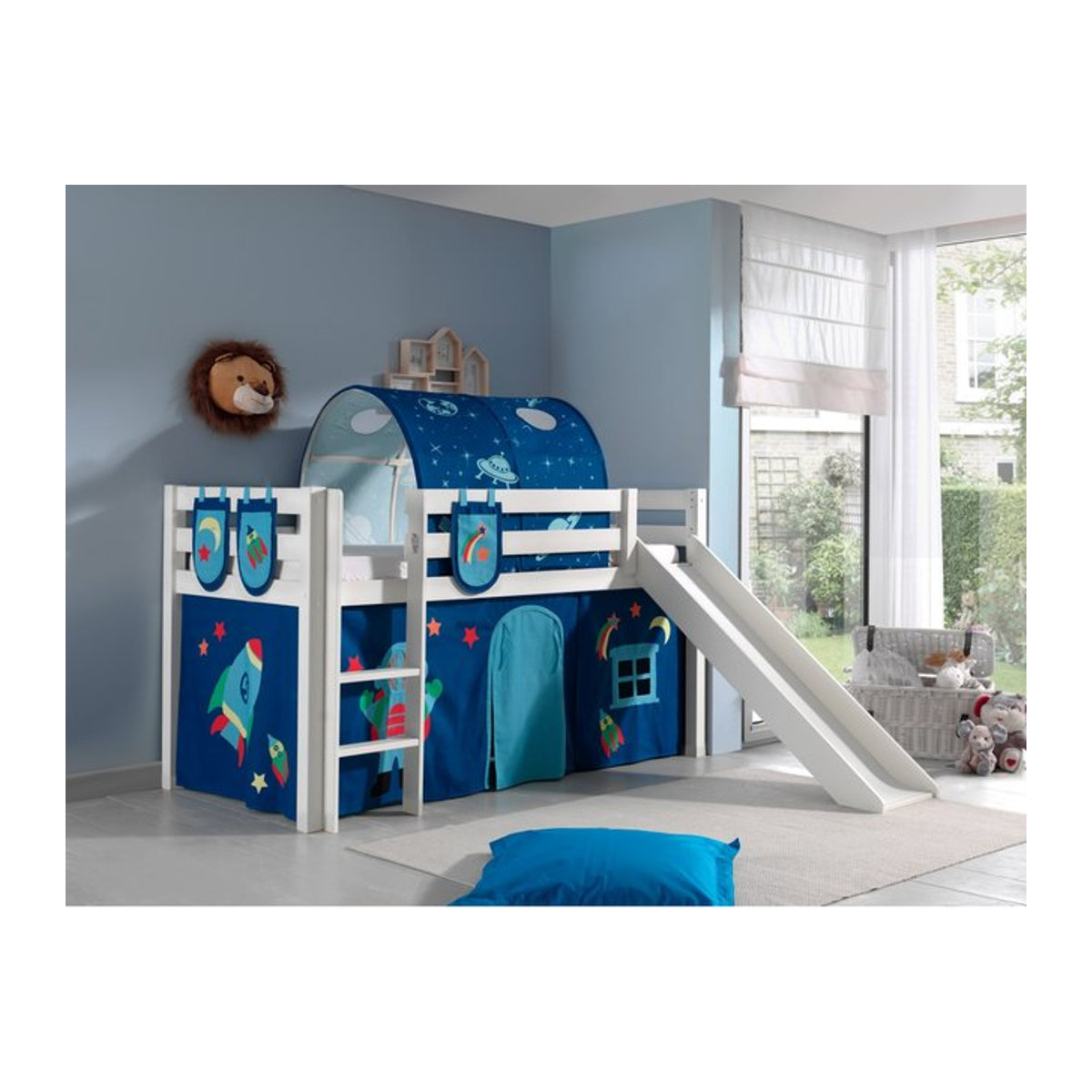 Vipack Spielbett Pino aus massiver Kiefer in Weiß mit Rutsche, Vorhang, Tunnel und 3 Taschen im Dessin Astro in Blau - Bild 1