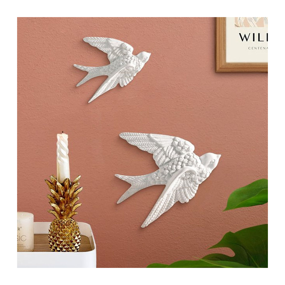 Wandbehang mit fliegenden Schwalben aus Kunstharz in Schwarz-Weiß als dekorative Wanddekoration - Bild 1