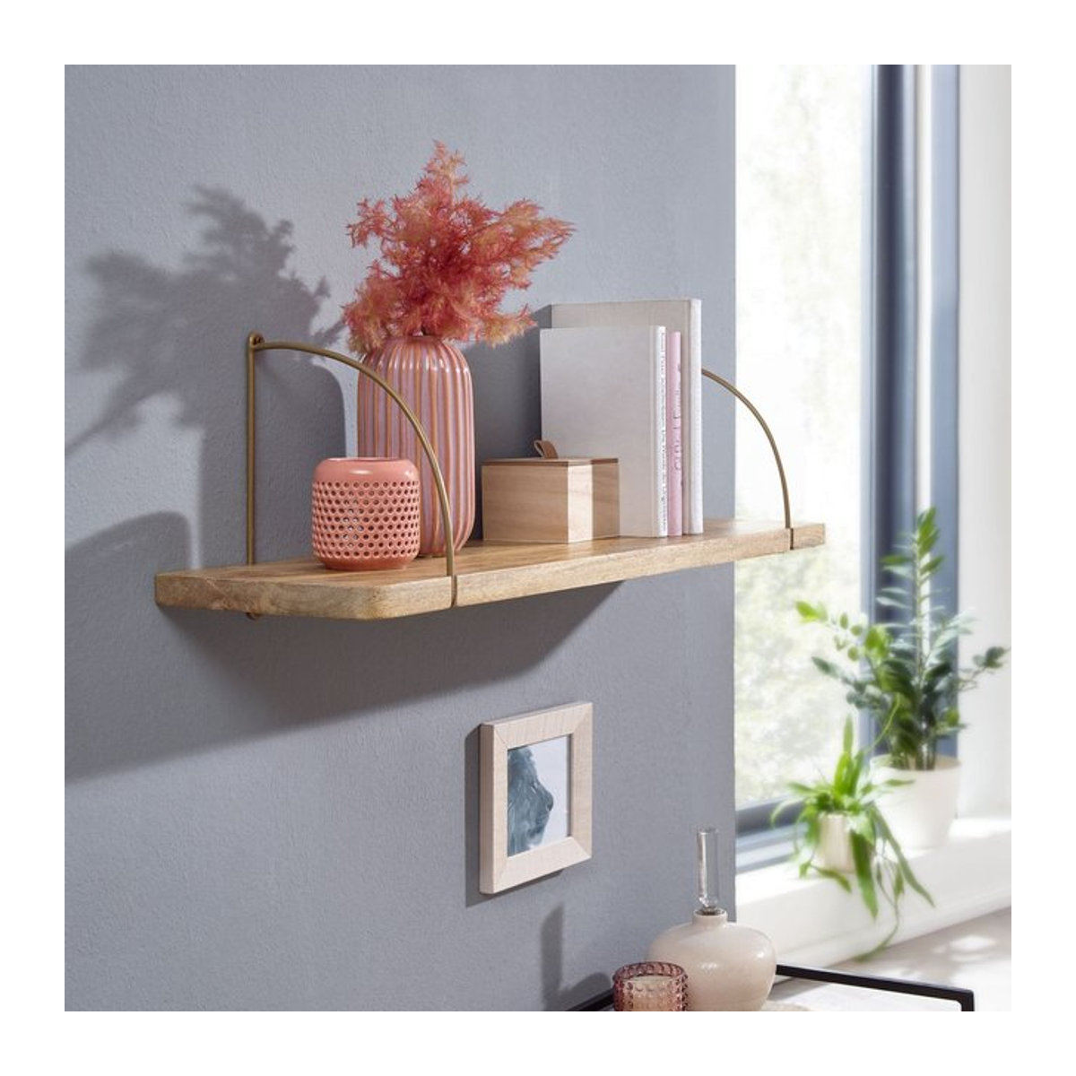 Wandregal TEVERE von KADIMA DESIGN im Industrial-Stil aus Mango Massivholz und Metall, Farbe Natur, B/T/H: 80 x 25 x 22 cm - Bild 1