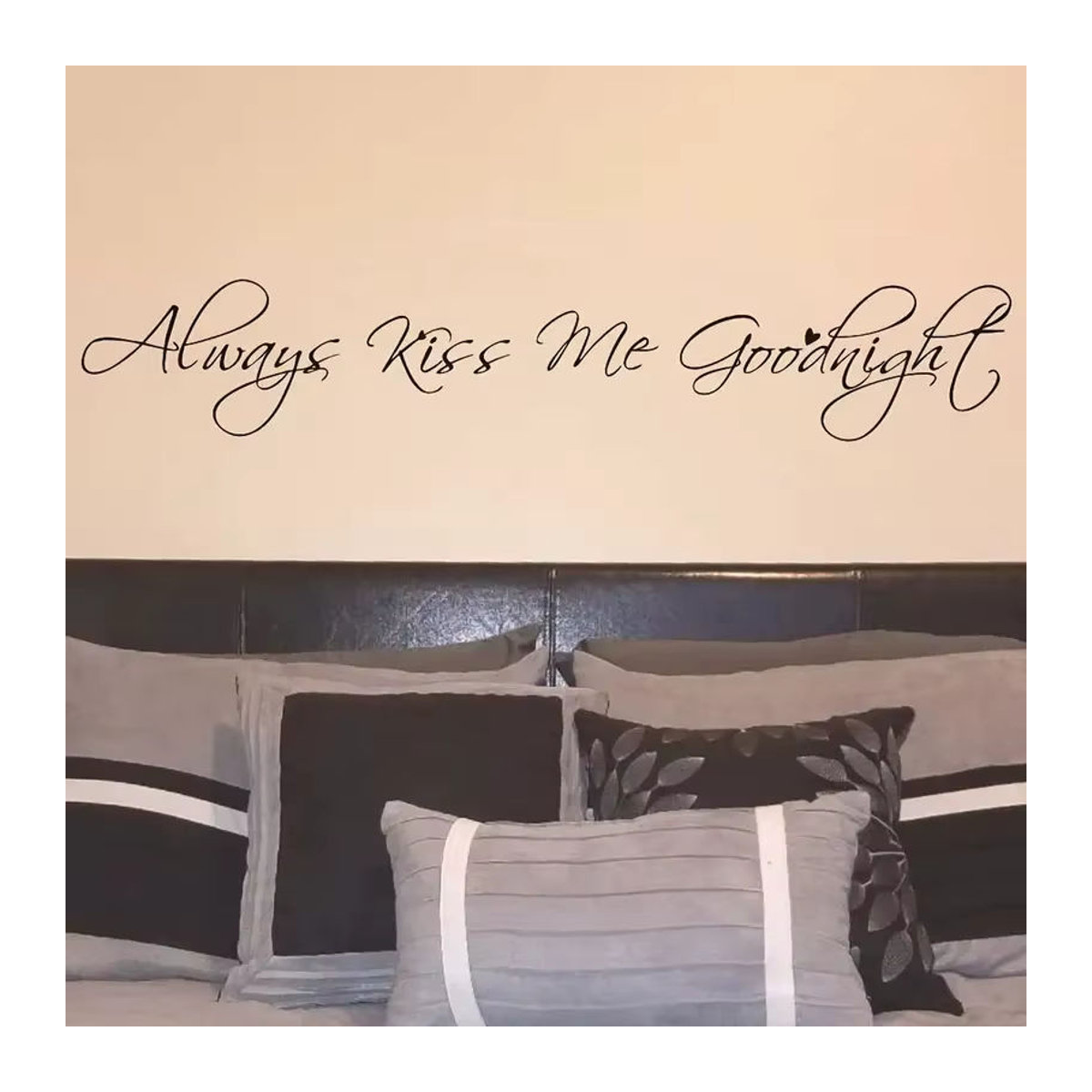 Wandtattoo Kiss Me Always mit Herz-Motiv und Liebes-Zitaten in Schwarz aus Kunststoff für dein Schlafzimmer oder Wohnzimmer - Bild 2