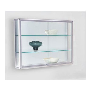 Wandvitrine BST Hängevitrine mit 3 Fächern und abschließbaren Schiebetüren, Silber-Weiß, B/T/H: 152 x 30 x 102 cm, Aluminium/Glas/Metall