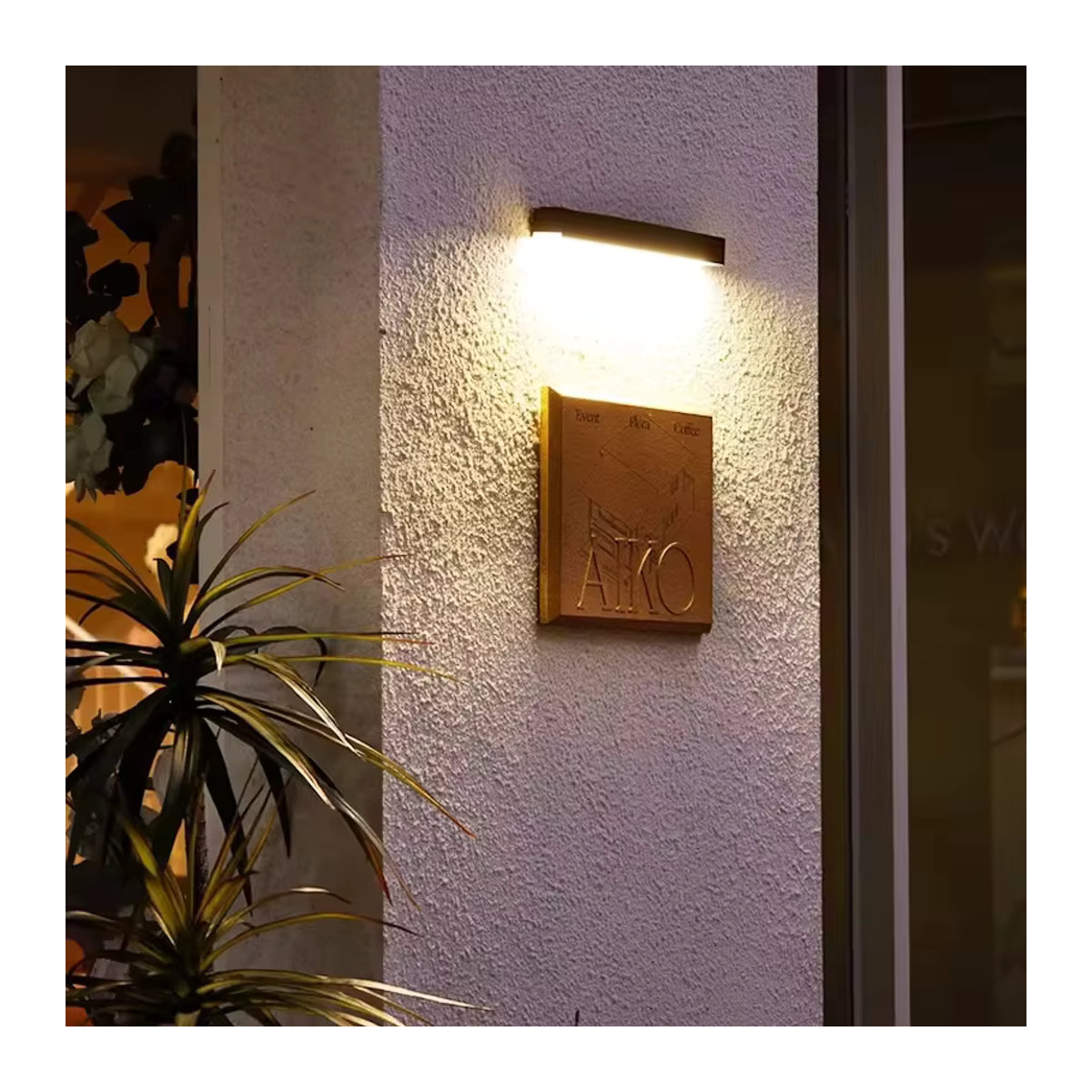Wasserdichte Solar LED Wandleuchte in Schwarz für Garten und Außenbereich im minimalistischen Design - Bild 2