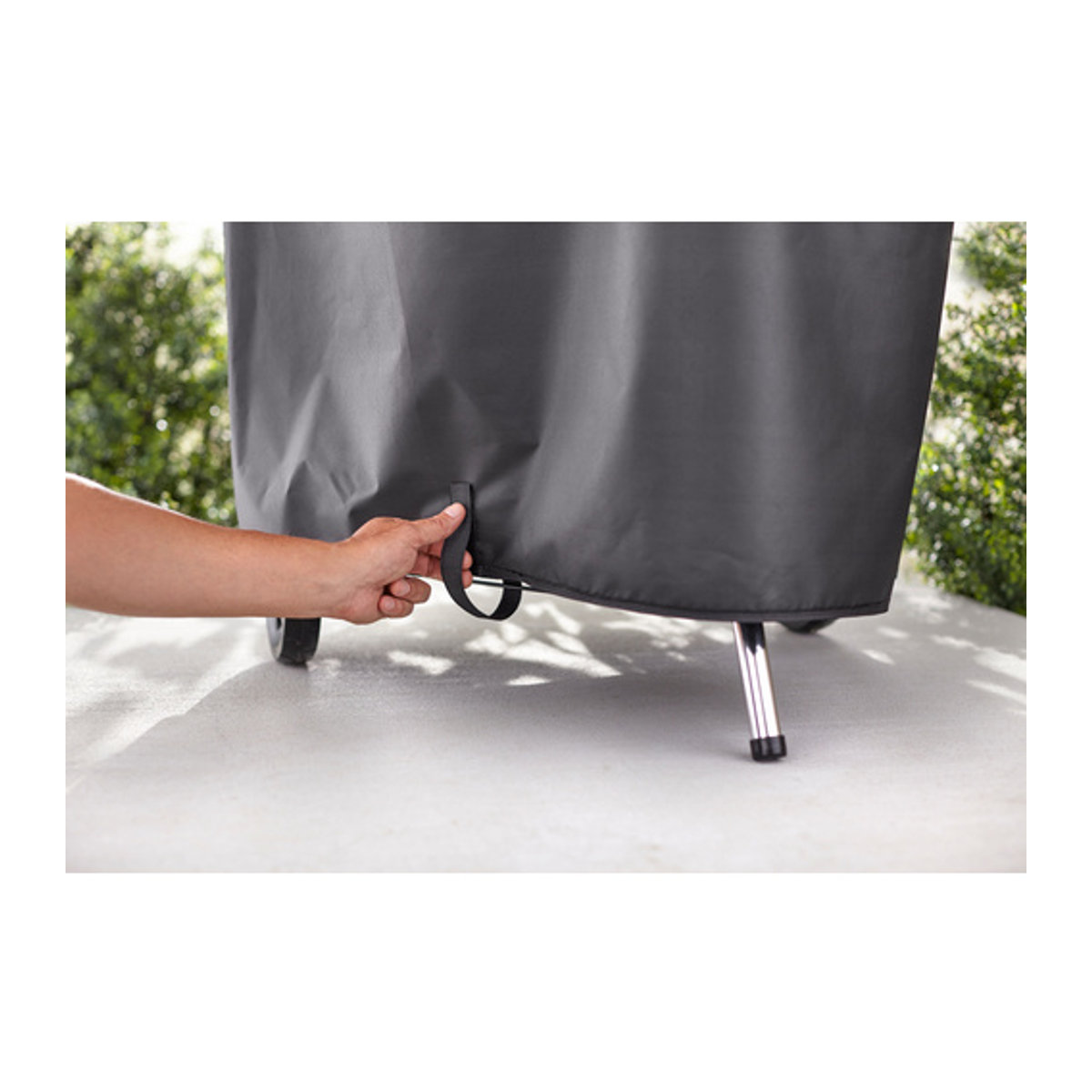 Weber Premium Grillabdeckung für Holzkohlegrills aus Polyester in Schwarz - Bild 2