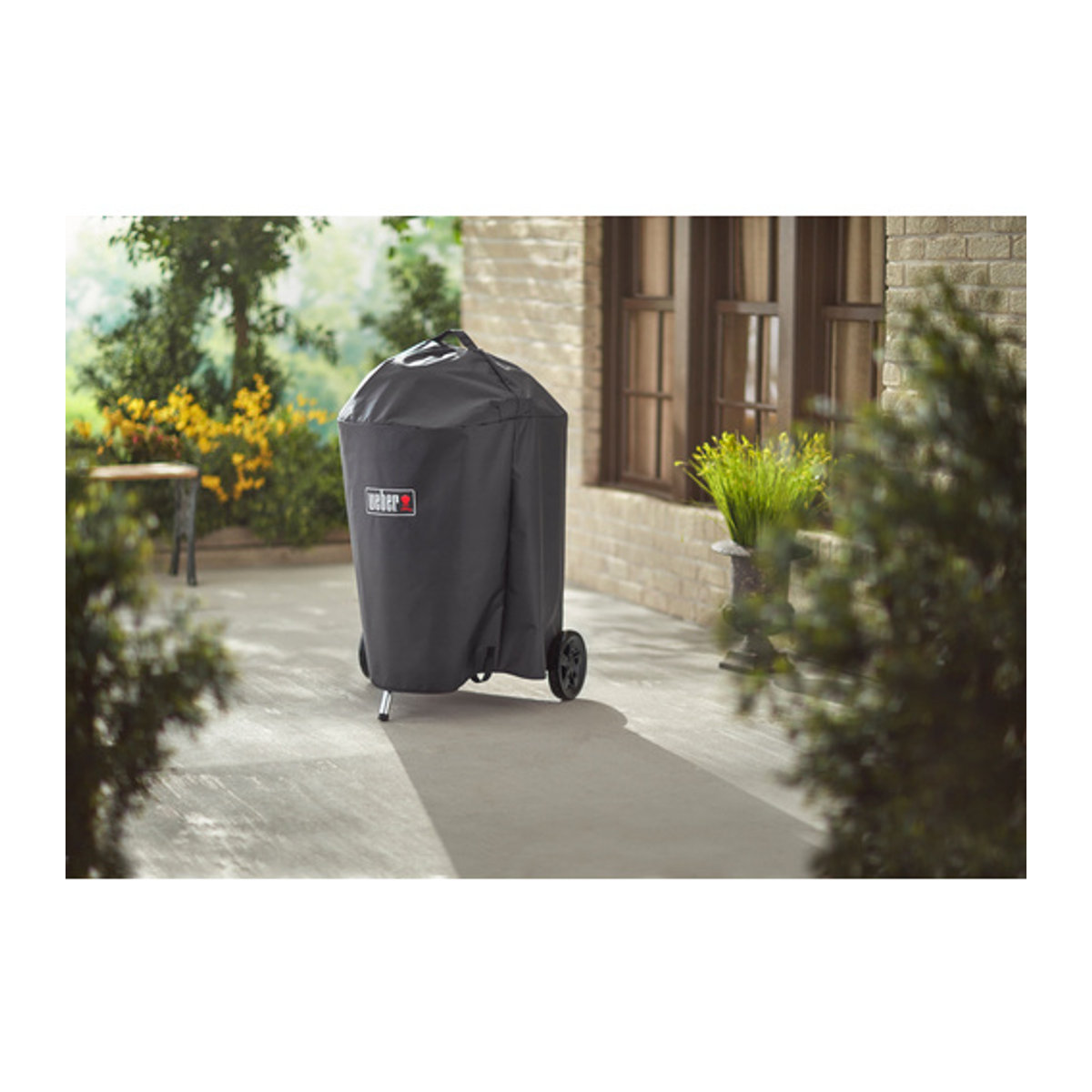 Weber Premium Grillabdeckung für Holzkohlegrills aus Polyester in Schwarz - Bild 3