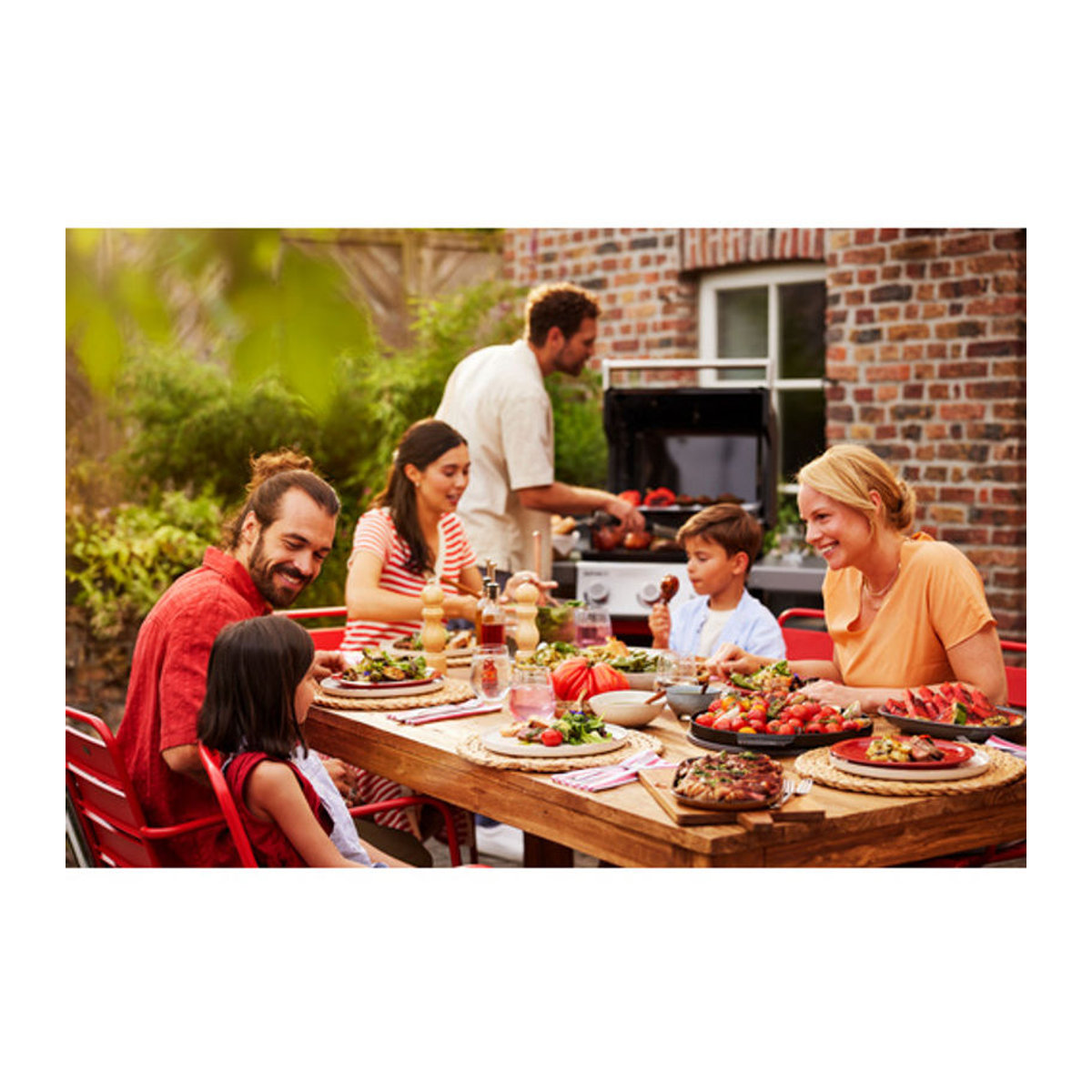 Weber Spirit E-410 Gasgrill in Schwarz mit 4 Brennern und Grillfläche: Breite: 62 cm, Tiefe: 44 cm - Bild 1