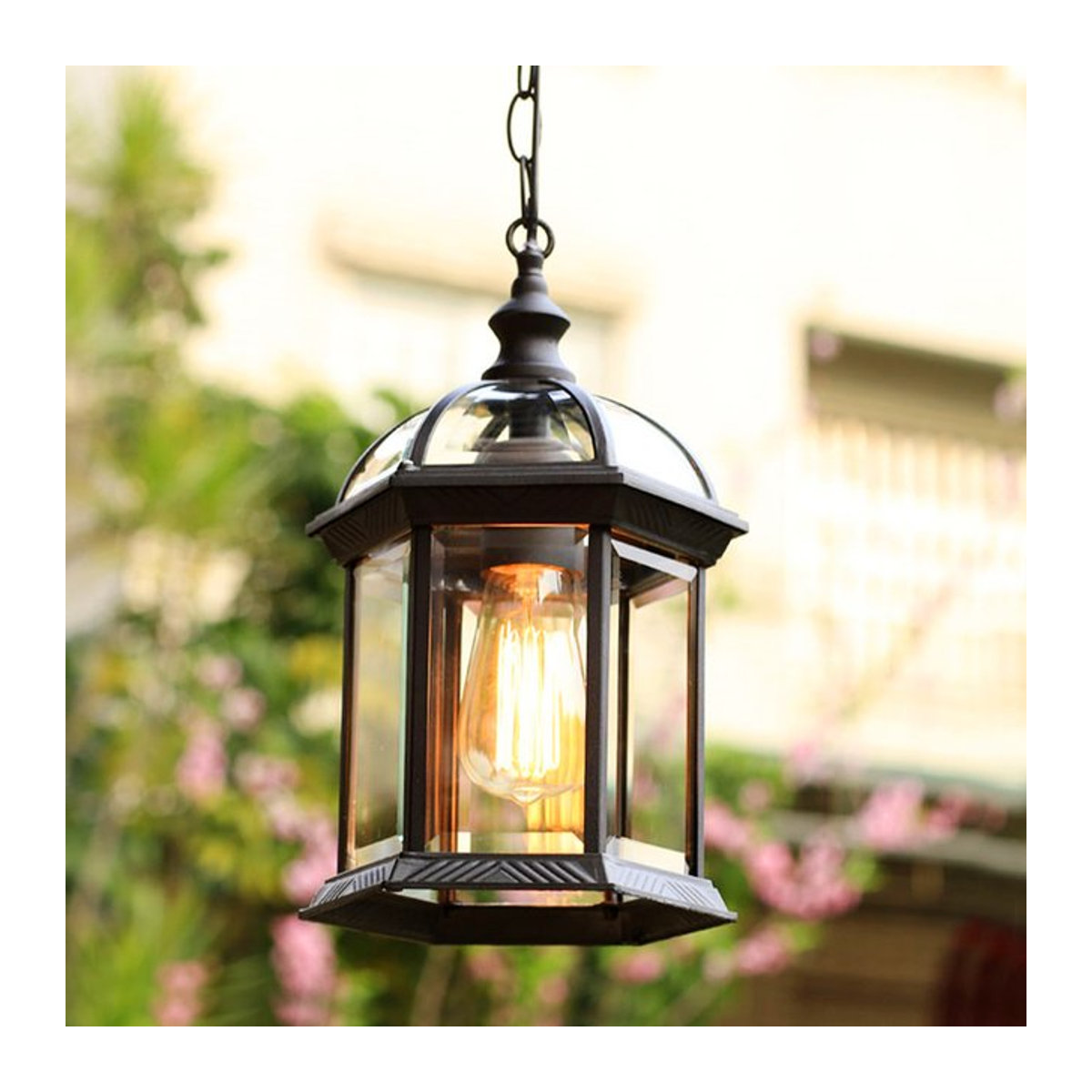 Wecus Klassische Laterne aus Metall in Schwarz als wasserdichte Hängelampe für Garten, Balkon und Außenbereich - Bild 1