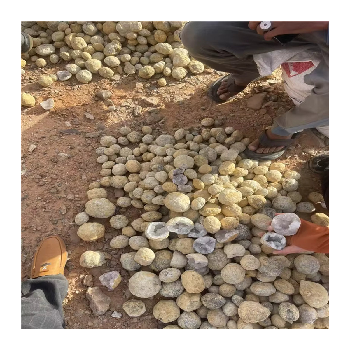 Wei Hong Natürliche Quarzgeode Mehrfarbig 1000g - Bild 3