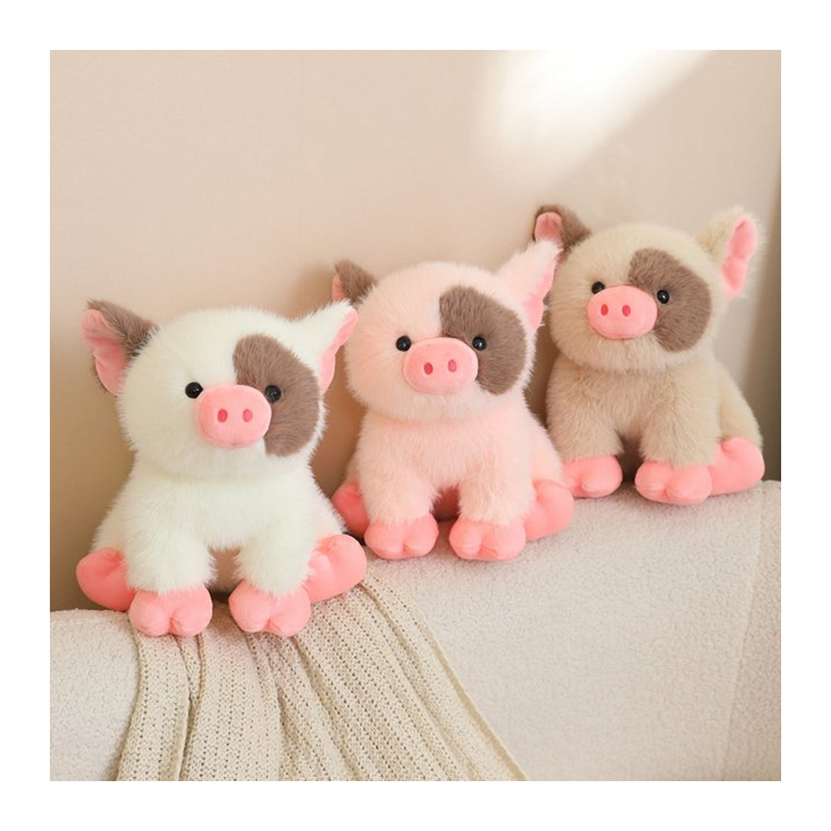 Weiches Plüschtier Schwein in Weiß, 20 cm Höhe, ideale Tierpuppe als Dekoration oder Geschenk für Kinder - Bild 1