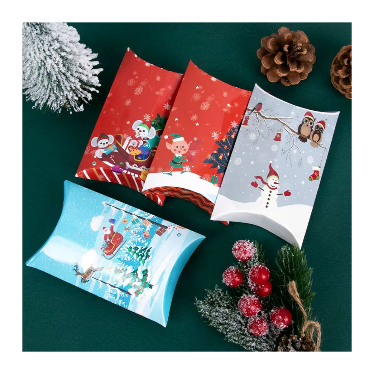 WEIGAO Weihnachtliche Geschenkboxen aus Papier in Kissenform mit Santa und Schneemann Motiven, mehrfarbig - Bild 3