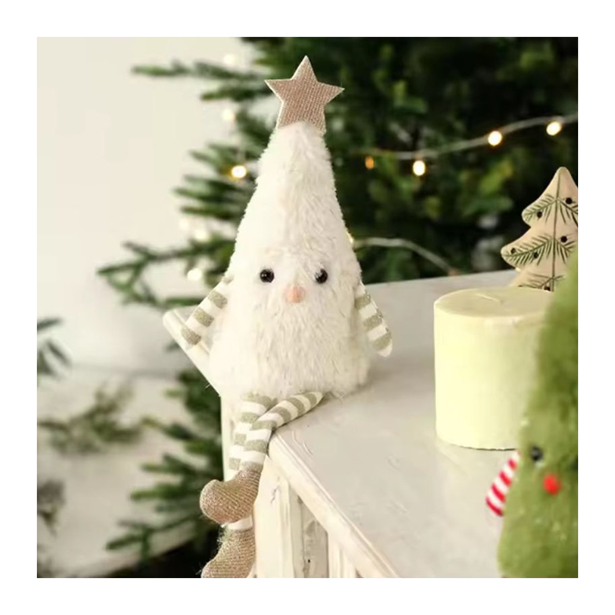 Weihnachtliches Hängeornament aus Textil mit Tier- und Puppenfiguren in Grün und Weiß - Bild 3