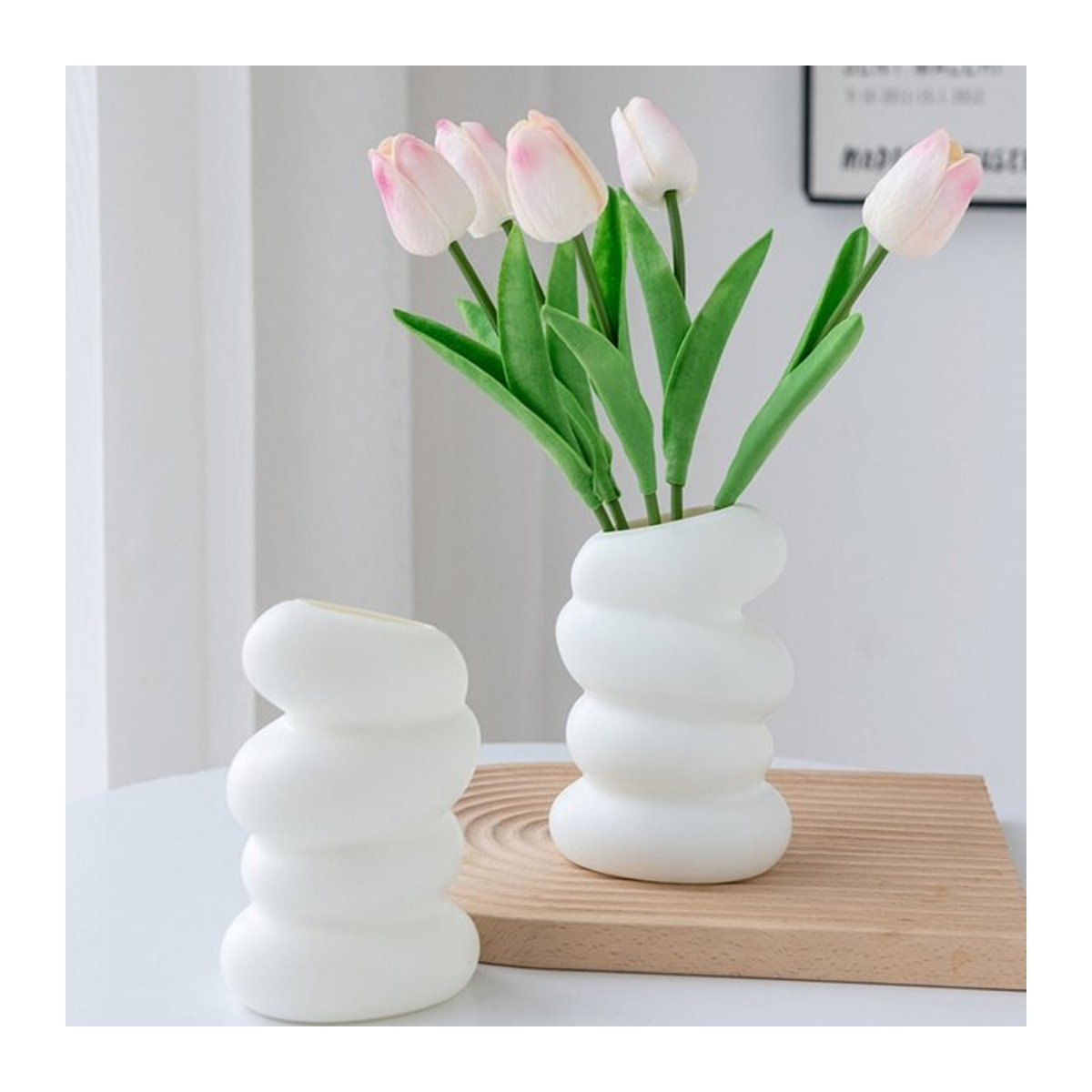 Weiße Kunststoff Vase in Keramik-Optik für Blumen und Topfpflanzen, minimalistisches Design für Garten und Tischdeko - Bild 1
