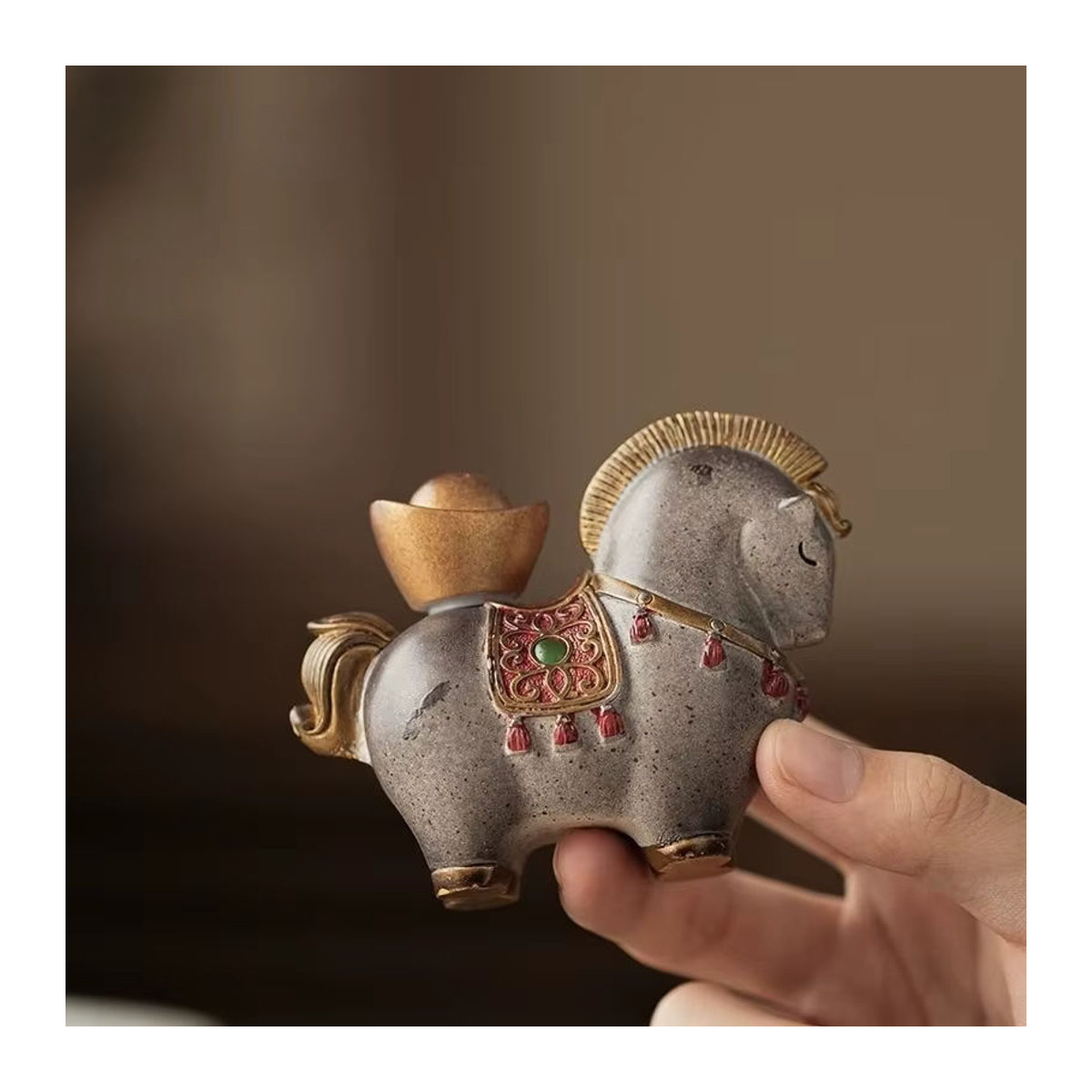 Weißes Tangma Tier Ornament im chinesischen Stil aus Kunstharz für deine Tee-Dekoration - Bild 2