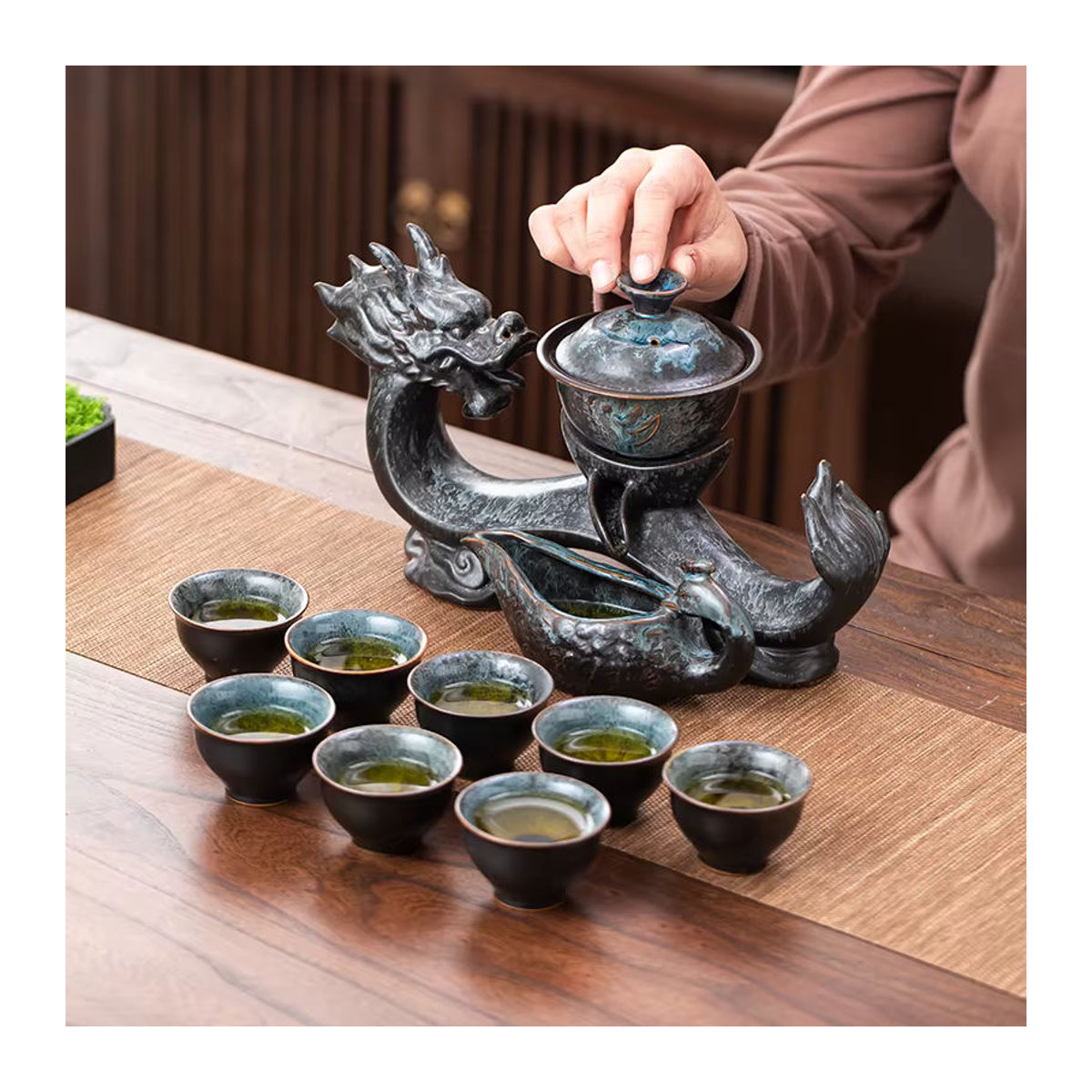WENZHE Ruyi-Drachen Teekannen-Set mit drehbarer Teekanne, Keramikofen und 8 Teetassen in Schwarz/Weiß - Bild 3