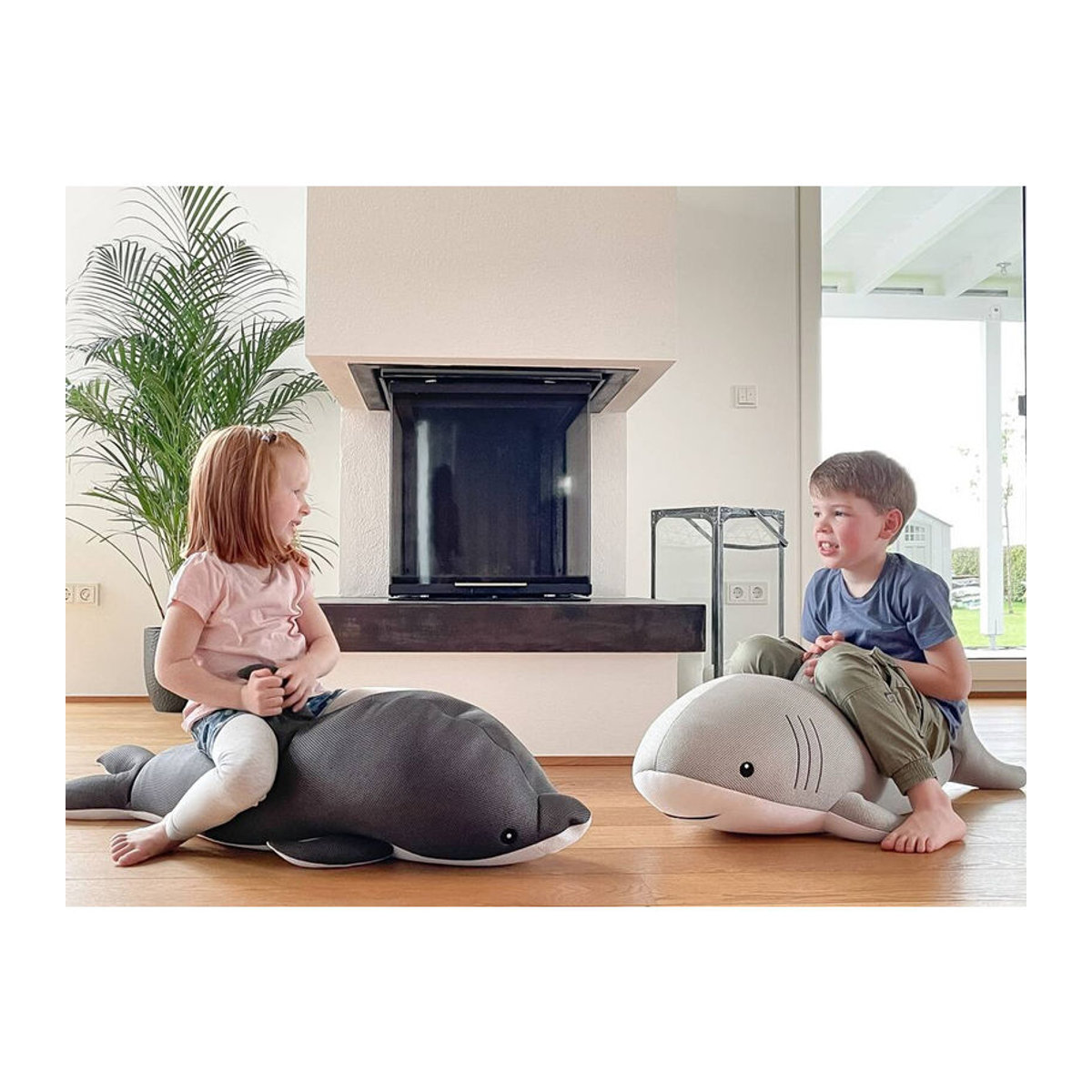 Westmann Pool Buddy Sitzsack Delfin grau aus Polyester B/H/T: 102 x 36 x 40 cm - Bild 5