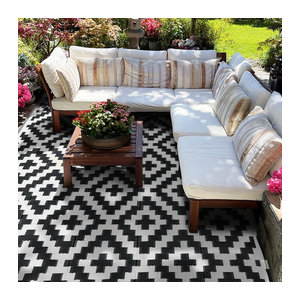 WESTTUNE Outdoor-Teppich aus Kunststoff in Schwarz/Weiß, geometrisches Design, wendbar und faltbar, rechteckige Bodenmatte für Terrasse, Camping und Garten