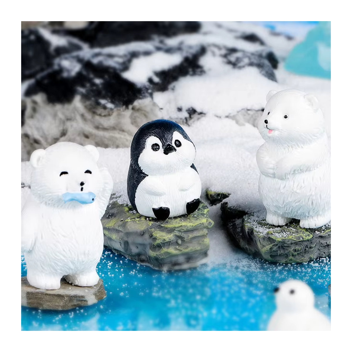 WHPHous Mini Eisbär Figur aus Kunstharz in Weiß für Puppenhaus Modell und Desktop Dekoration - Bild 3