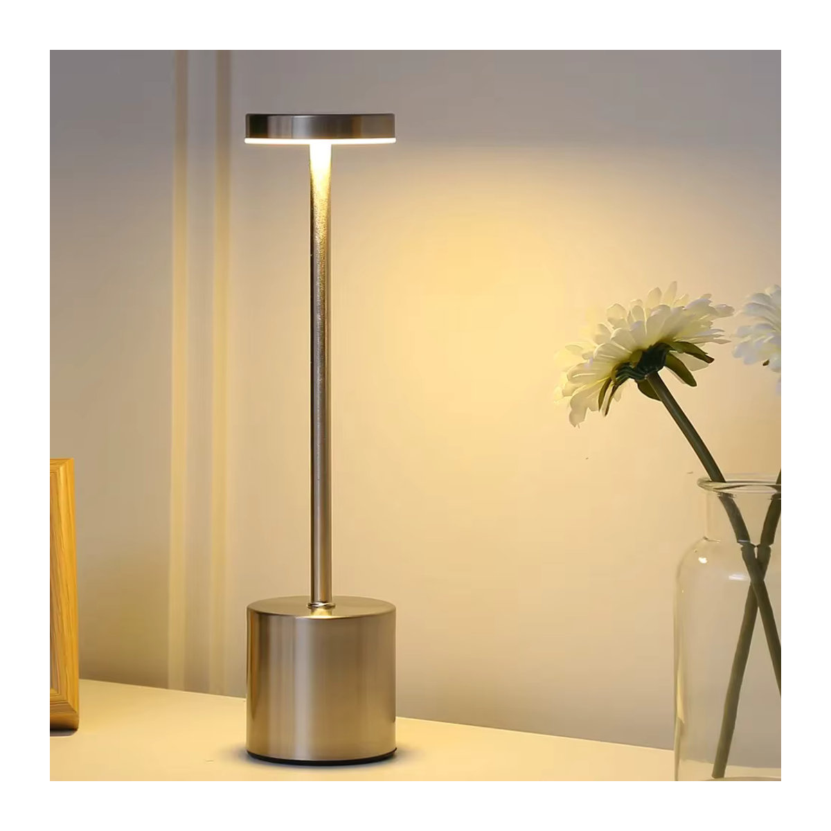 Wiederaufladbare LED-Schreibtischlampe aus Metall im skandinavischen Design, kabellose Touch-Control Tischleuchte in Schwarz - Bild 5