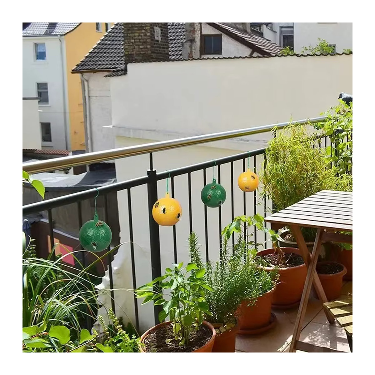 Wiederverwendbare Fliegenfalle als Hängekugel zur Schädlingsbekämpfung für Garten und Obstbäume - Bild 2